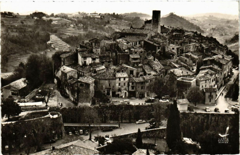 Carte postale ancienne Saint-Paul-de-Vence en avion à Saint-Paul-de-Vence