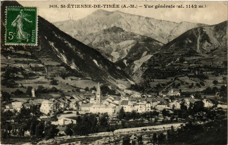 Carte postale ancienne Saint-Etienne-de-Tinee vue générale
