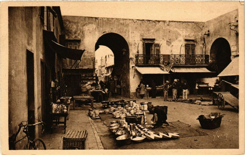 Carte postale ancienne Nice Un Coin du Vieux Marche à Nice