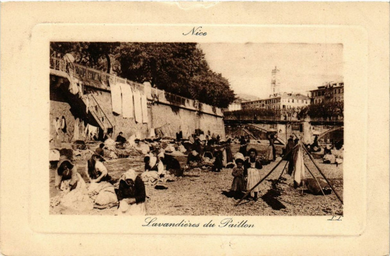 Carte postale ancienne Nice Lavandieres di Paillon à Nice