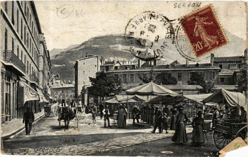 Carte postale ancienne Grenoble - La Place du Lycée et le Marche à Grenoble