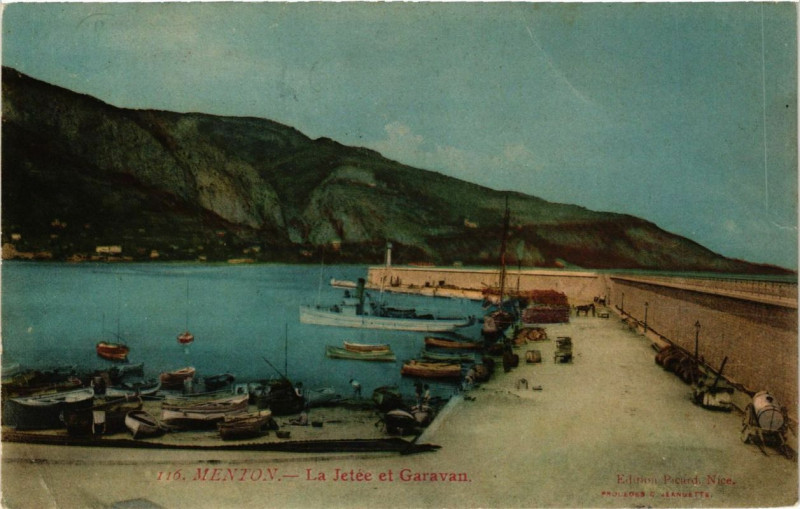Carte postale ancienne Menton La Jetee et Garavan à Menton