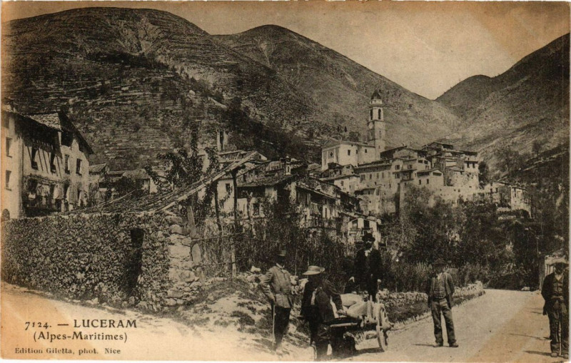 Carte postale ancienne Luceram Alpes Maritimes à Lucéram