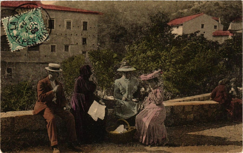 Carte postale ancienne Laghet Dejeunant sur le Bord de la Route