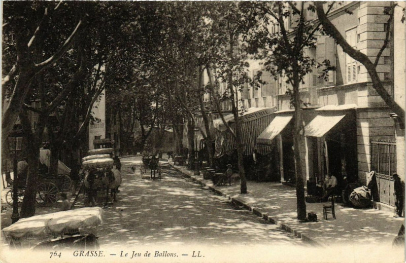 Carte postale ancienne Grasse Le Jeu de Ballons à Grasse