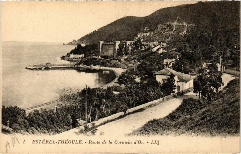 Carte postale ancienne Esterel-Theoule Route de la Corniche d'Or