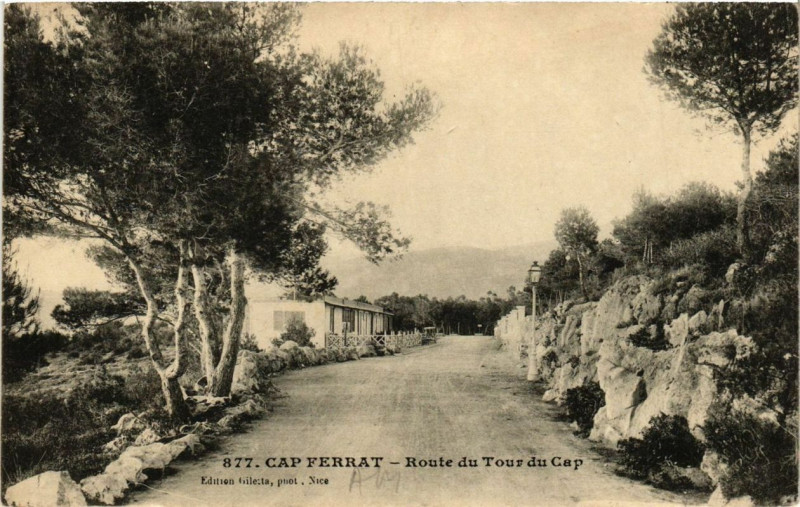 Carte postale ancienne Cap Ferrat Route du Tour du Cap
