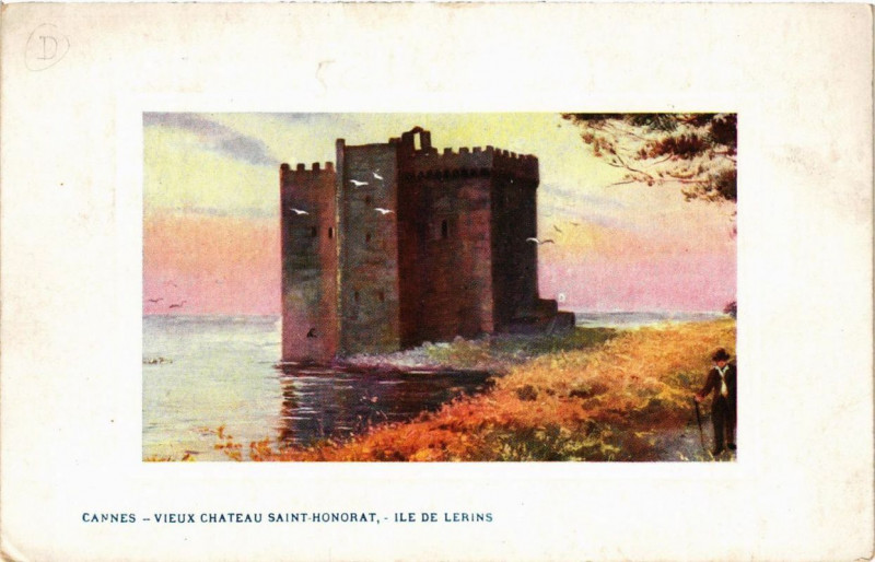 Carte postale ancienne Cannes Vieux Chateau St-Honorat , Iles de Lérins à Cannes