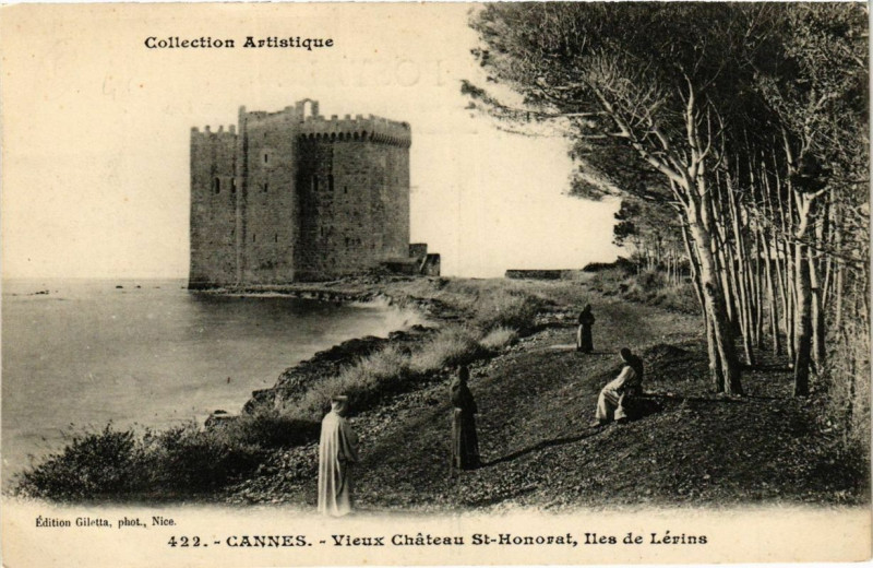 Carte postale ancienne Cannes Vieux Chateau St-Honorat , Iles de Lérins à Cannes