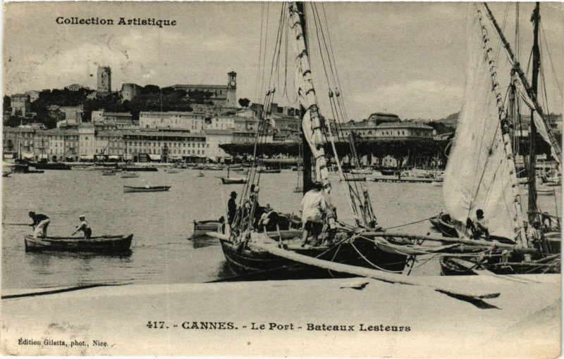 Carte postale ancienne Cannes Le Port - Bateaux Lesteurs à Cannes