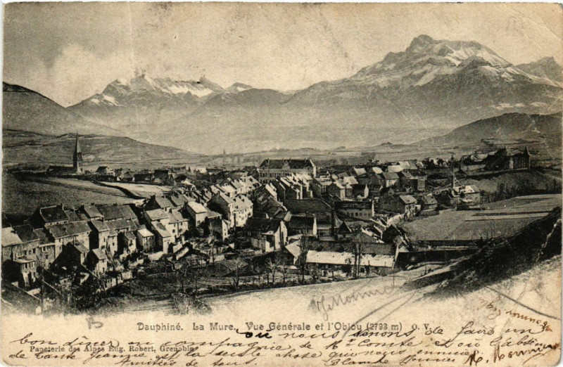 Carte postale ancienne Dauphiné - La Mure - Vue générale et l'Obiou (2793 m) à La Mure