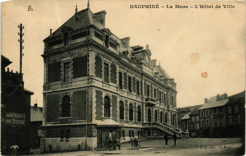 Carte postale ancienne Dauphiné - La Mure - L'Hotel de Ville à La Mure