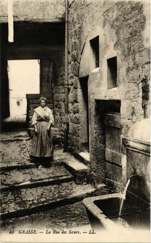 Carte postale ancienne Grasse La Rue des Soeurs à Grasse