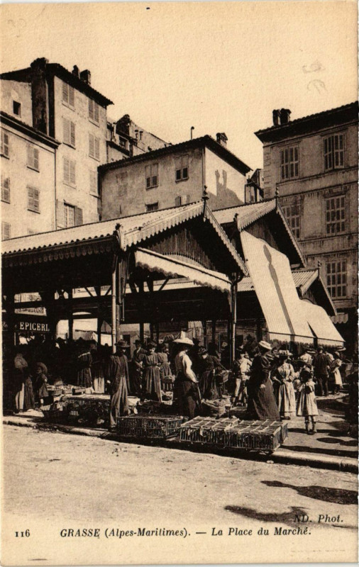 Carte postale ancienne Grasse La Place du Marche à Grasse