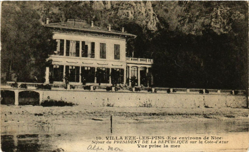 Carte postale ancienne Villa Eze Les-Pins Sejour du President de la Republique à Èze