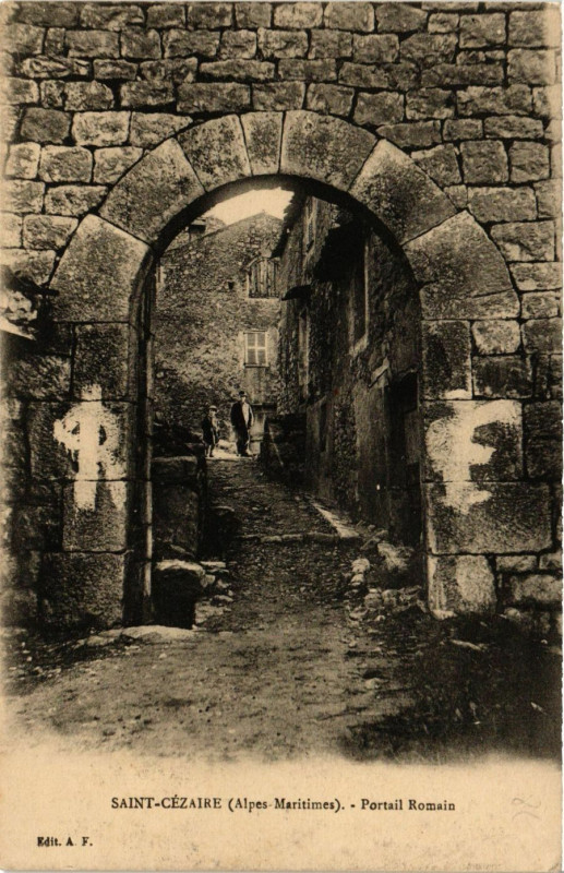 Carte postale ancienne Saint-Cezaire Portail Romain