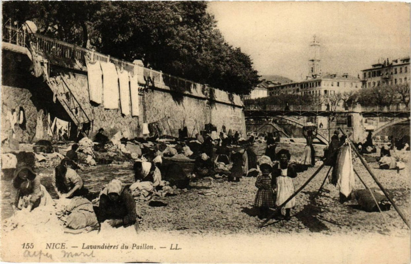 Carte postale ancienne Nice lavandieres du Paillon à Nice