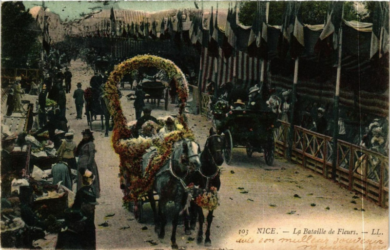 Carte postale ancienne Nice La Batille de Fleurs à Nice