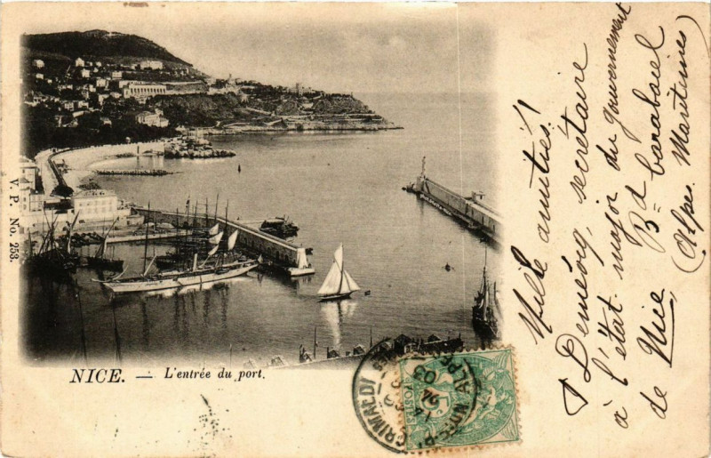 Carte postale ancienne Nice l'entrée du port à Nice