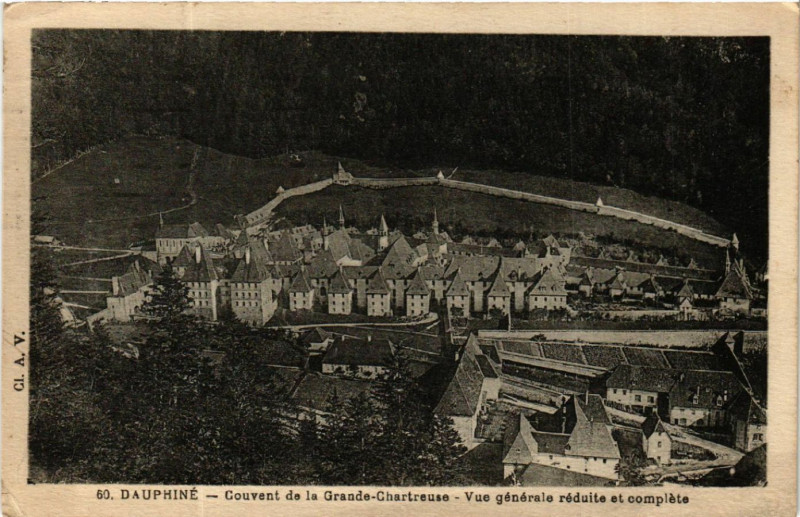 Carte postale ancienne Dauphiné - Couvent de la Grande-Chartreuse - Vue générale reduits
