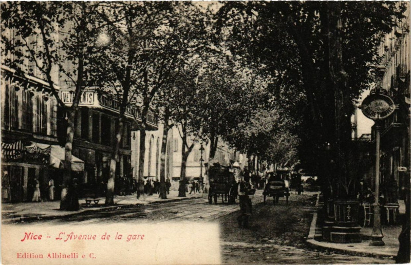 Carte postale ancienne Nice L'Avenue de la Gare à Nice