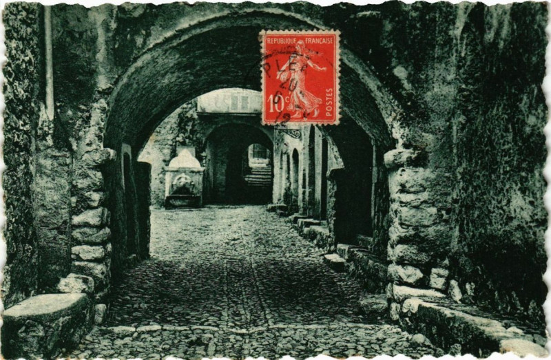 Carte postale ancienne Gorbio Une rue du Village pittoresque de Gorbio à Gorbio