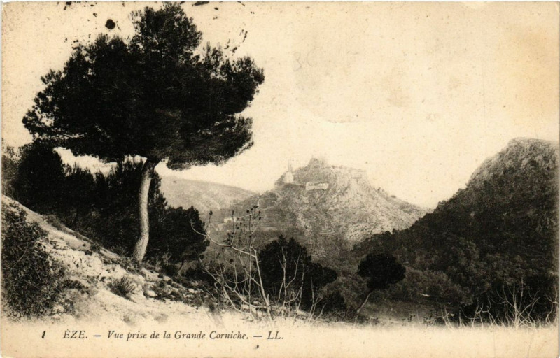 Carte postale ancienne Eze Vue prise de la Grande Corniche à Èze