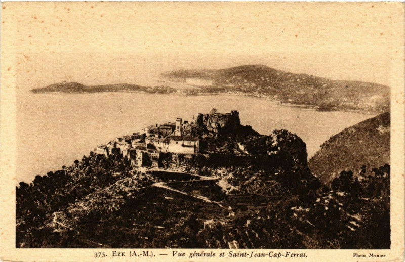 Carte postale ancienne Eze Vue générale et St Jean Cap Ferrat à Èze