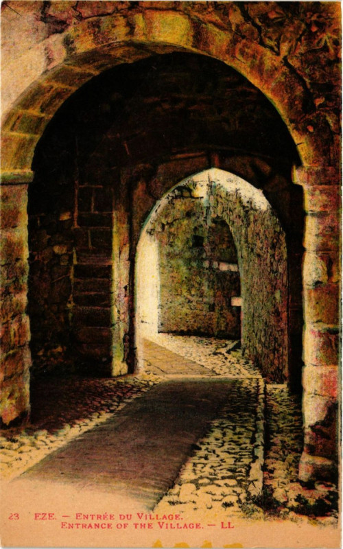 Carte postale ancienne Eze Entrée du village à Èze