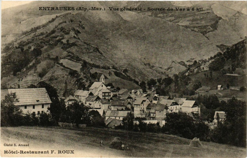 Carte postale ancienne Entraunes Vue générale à Entraunes