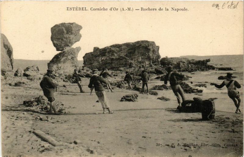 Carte postale ancienne Corniche d'Or Esterel Rochers de La Napoule