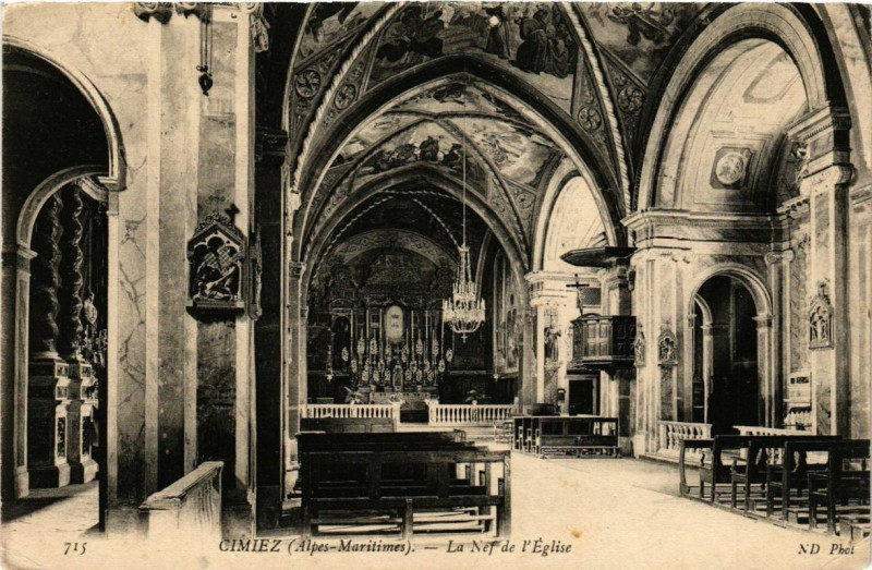 Carte postale ancienne Cimiez La Nef de l'Eglise