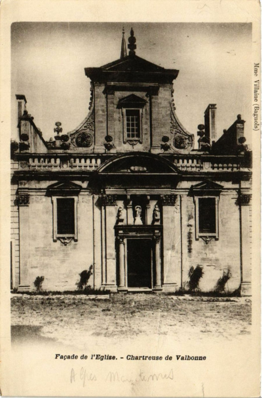 Carte postale ancienne Chartreuse De Valbonne Facade de l'Eglise à Valbonne