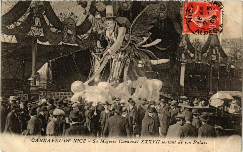 Carte postale ancienne Carnaval de Nice Sa Majeste Carnaval Xxxvii sortant de son Palais à Nice