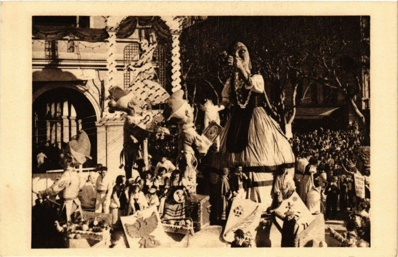 Carte postale ancienne Carnaval de Nice Char de Madame Carnaval à Nice