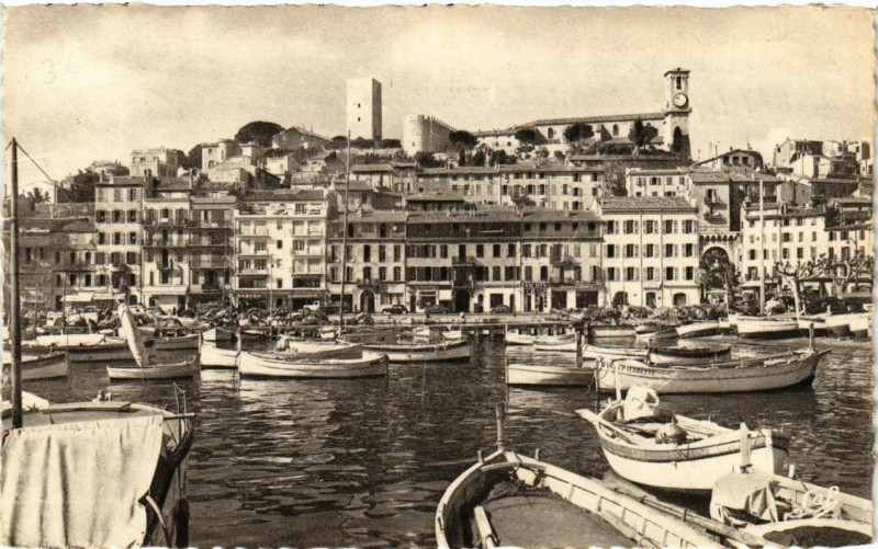 Carte postale ancienne Cannes Le Port et le Suquet à Cannes