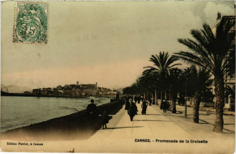Carte postale ancienne Cannes La Promenade de la Croisette à Cannes