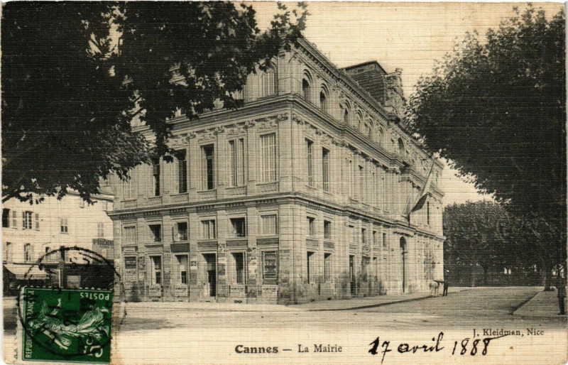 Carte postale ancienne Cannes La Mairie à Cannes