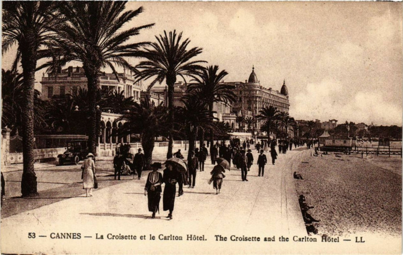 Carte postale ancienne Cannes La Croisette et le Carlton Hotel à Cannes