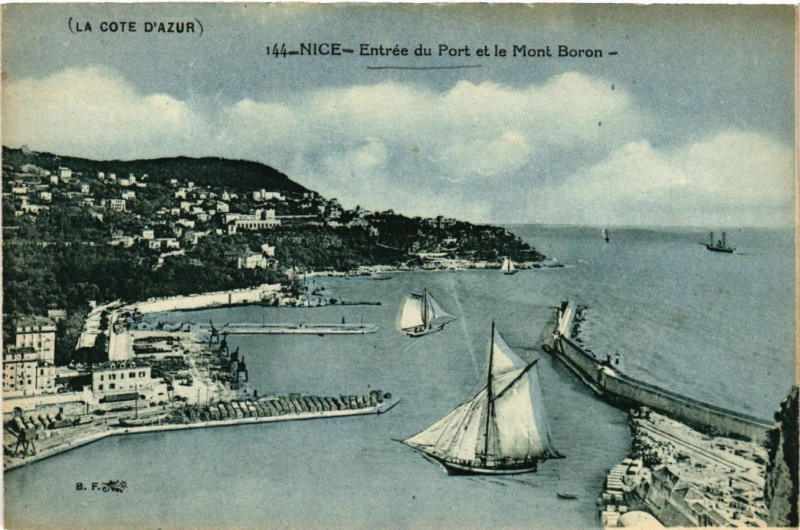 Carte postale ancienne Nice - L'Entrée du Port et le Mont-Boron à Nice