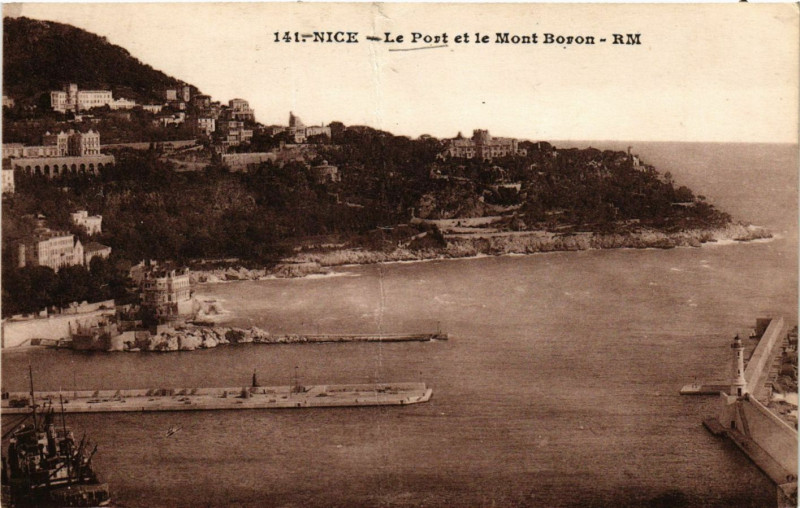 Carte postale ancienne Nice - L'Entrée du Port et le Mont-Boron à Nice