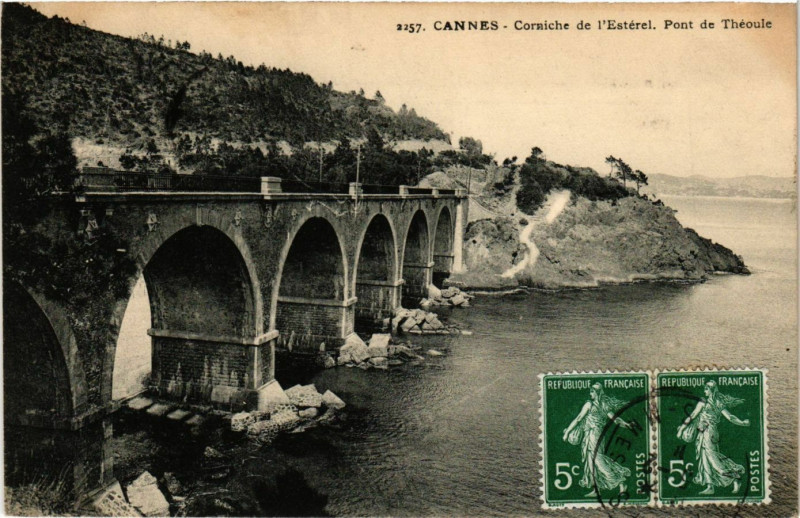 Carte postale ancienne Cannes - Corniche de l'Esterel . Pont de Theoule à Cannes