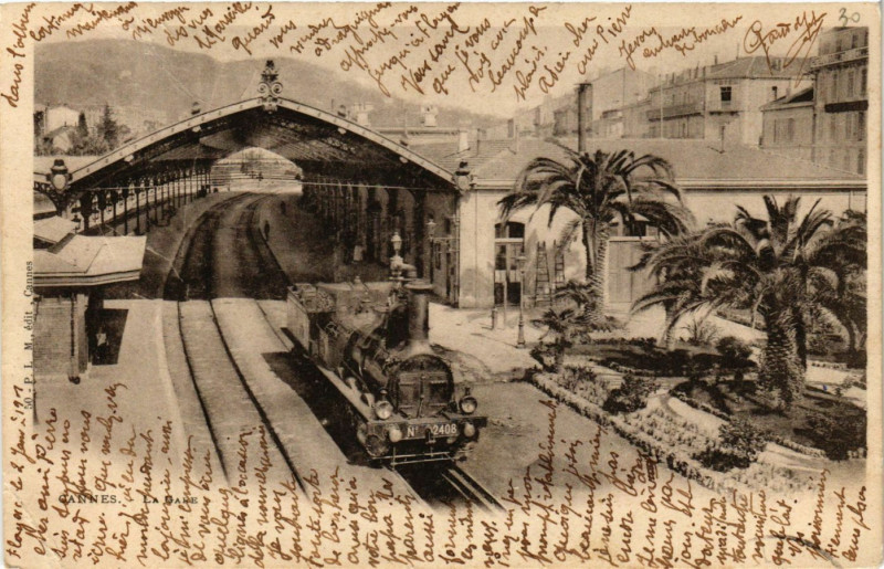 Carte postale ancienne Cannes - La Gare à Cannes