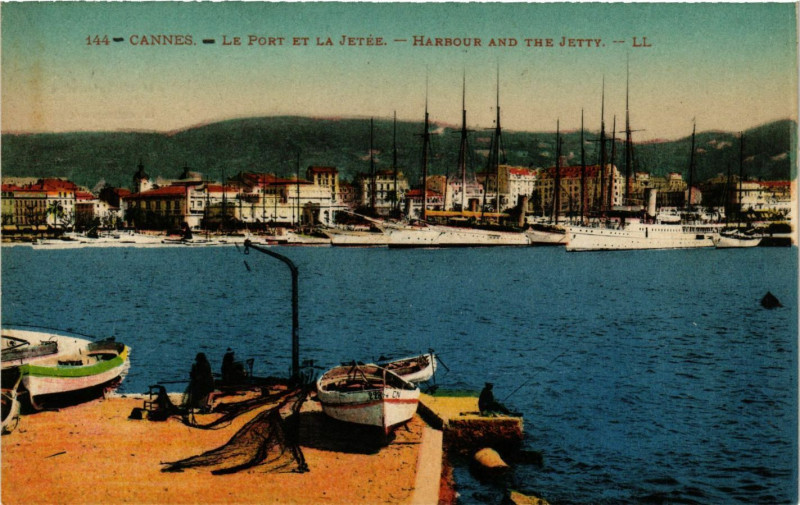 Carte postale ancienne Cannes - Le Port et la Jetée - Harbour and the Jetée à Cannes