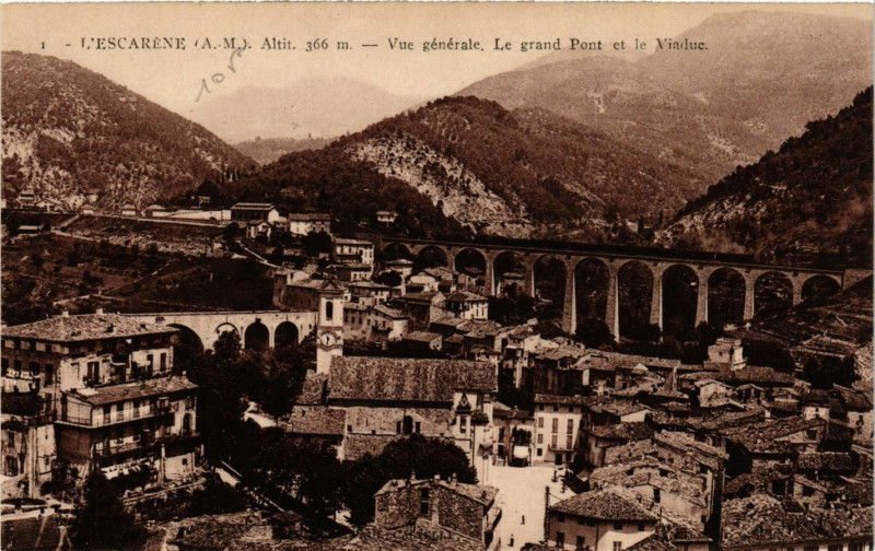 Carte postale ancienne L'Escarene Altit.366 m - Vue générale.Le grand Pont et .. à L'Escarène