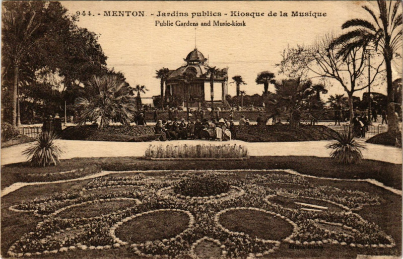 Carte postale ancienne Menton - Jardins publics - Kiosque de la Musique - Public Gardens à Menton