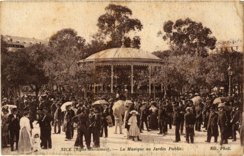 Carte postale ancienne Nice - La Musique au Jardin Public à Nice