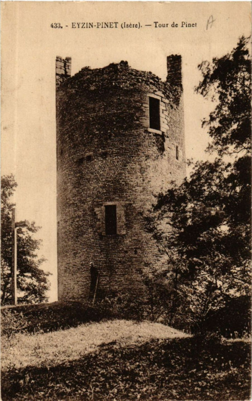 Carte postale ancienne Eyzin-Pinet - Tour de Pinet à Eyzin-Pinet