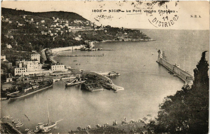 Carte postale ancienne Nice - Le Port vu du Chateau à Nice