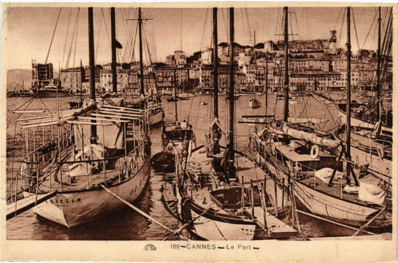 Carte postale ancienne Cannes - Le Port à Cannes